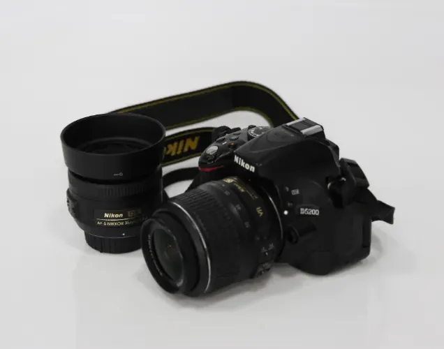 Camera Nikon D5200 + Lente 35mm