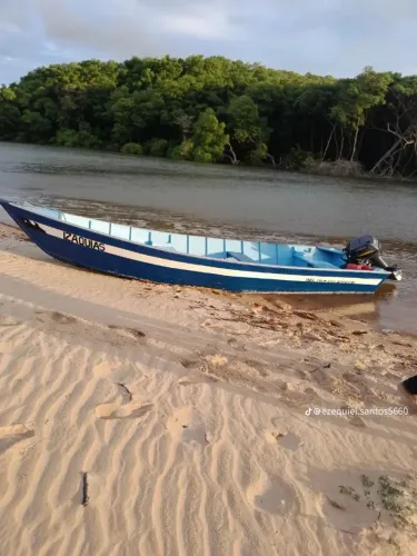 Vendo lancha ? completa moto 15 Hp novo na garantia 