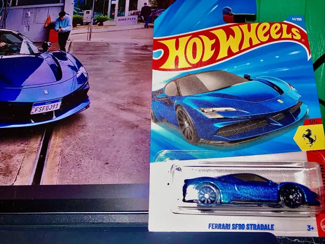 Ferrari SF90-Hotwheels