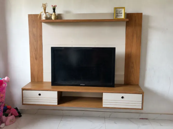 RACK COM PAINEL PARA TV - R$ 200