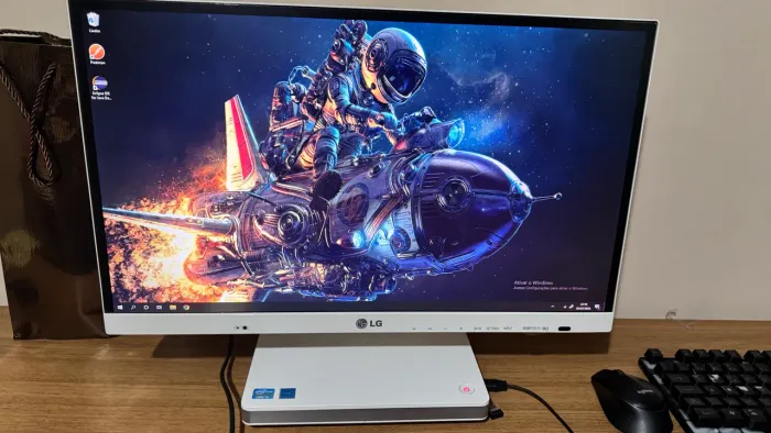 Computador All in one LG All in one é 3 em 1: PC + TV + Monitor.