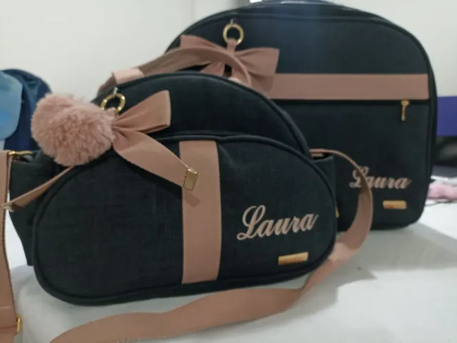 Vendo bolsa e mala maternidade nome Laura 