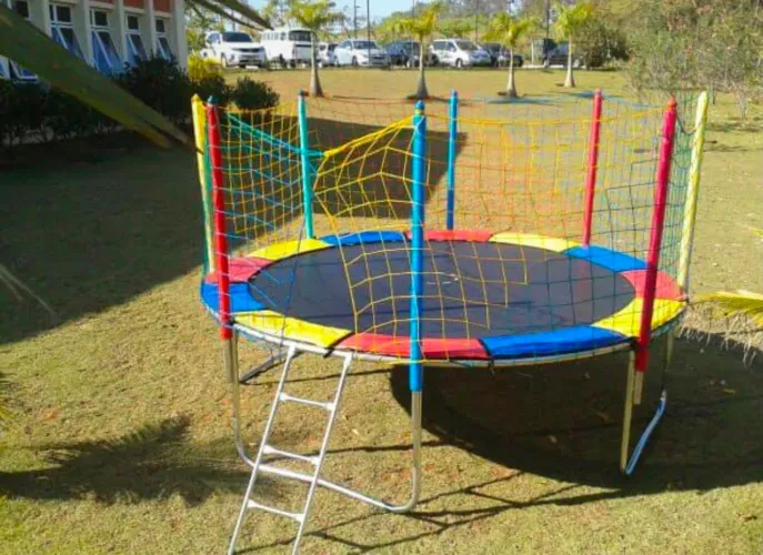 CAMA ELÁSTICA semi nova 