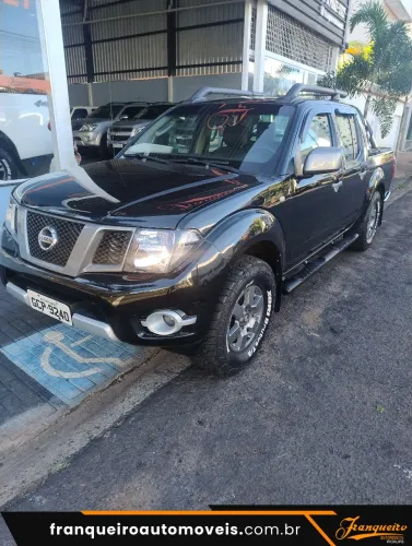 Nissan Frontier SV AT. CD 4X4 2.5 TB Dies. Aut. 2015