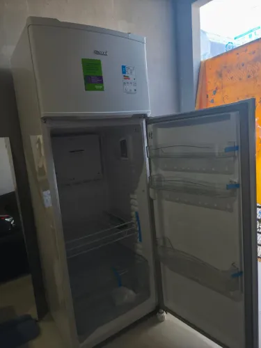 Geladeira nunca usada