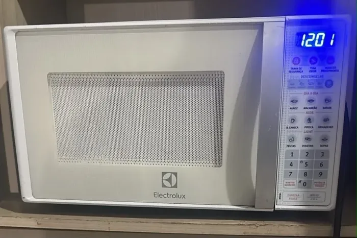 Microondas Electrolux 18 litros 