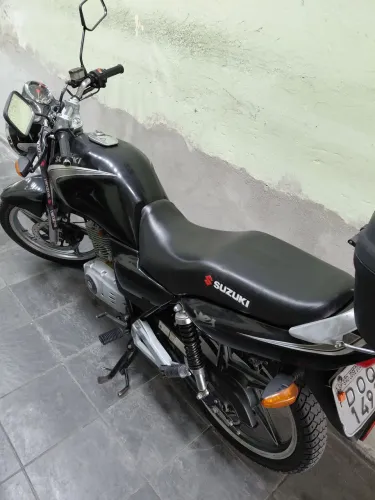 Suzuki Yes 2005