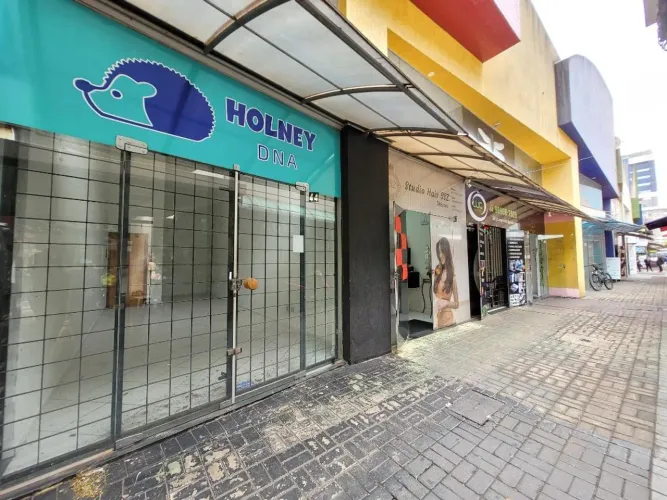 Sala para alugar em Maringá, Zona 01, com 31.66 m², Via Estação