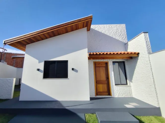 Casa Nova à Venda em Cornélio Procópio | 3 Quartos (1 Suíte)