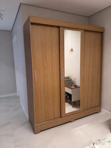 Guarda-roupa Casal MUITO NOVO