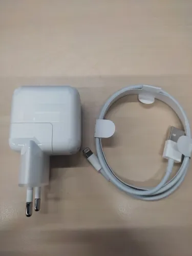 Carregador Apple 10W Original + Cabo Lightning - Novo