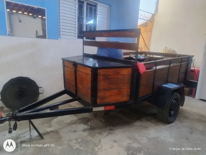 Carretinha reboque fazendinha