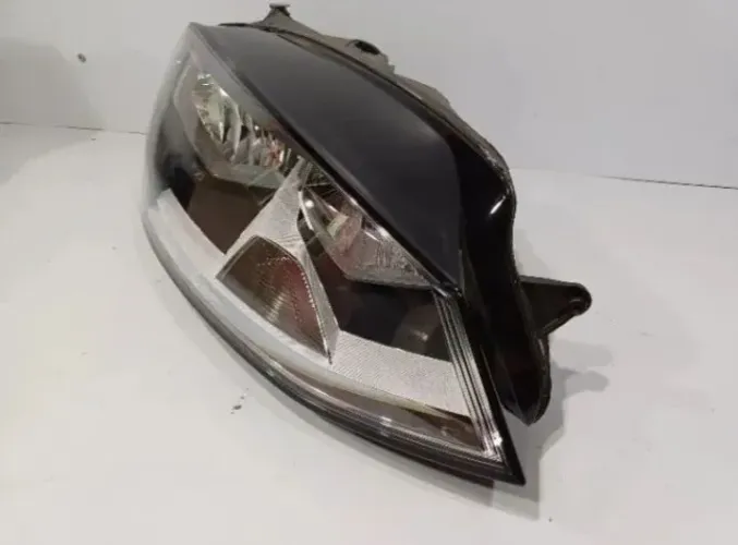 Farol Direito Máscara Negra VW Golf 2014 2017