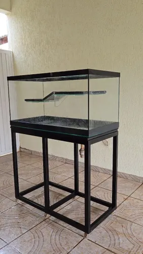 Aquário 70L com escoamento e estrutura