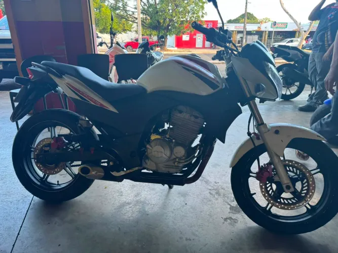 CB 300