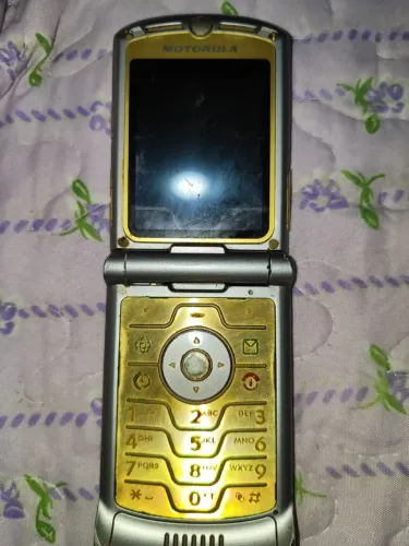 Motorola v3. Ler a descrição.