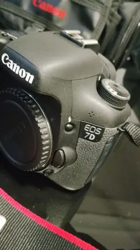 Câmera Profissional Cânion 7D