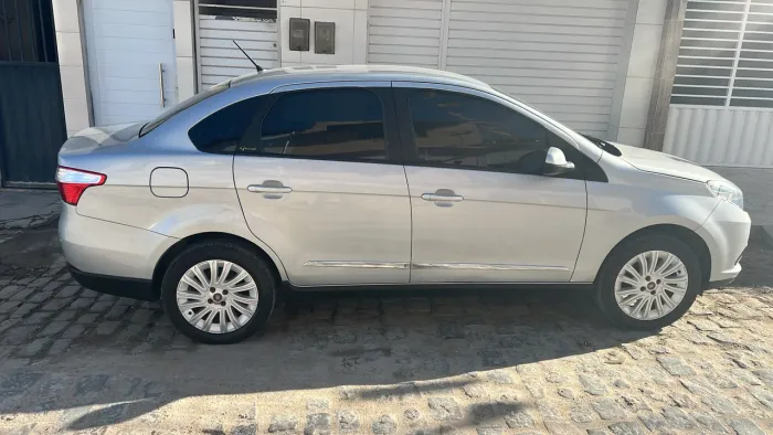 Fiat Grand Siena Essence 1.6 Flex 16V 2016