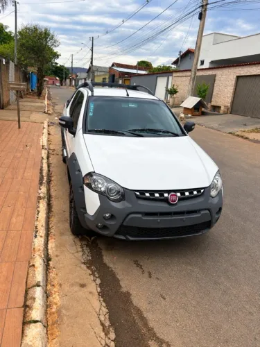 Fiat Strada Adventure1.8/ 1.8 Locker Flex CD 2016