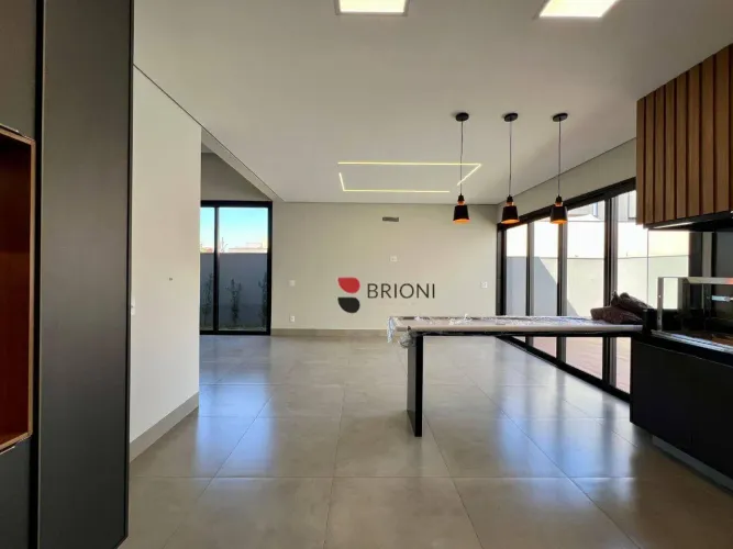Casa alto padrão com 192m², 3 quartos/suítes à venda no Condomínio Quinta dos Ventos em Ri