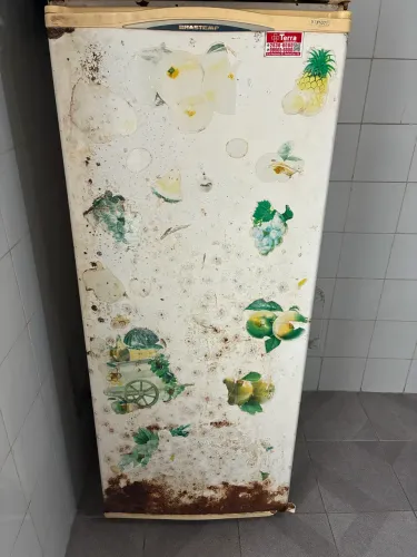 Geladeira ANTIGA (Leia a descrição)
