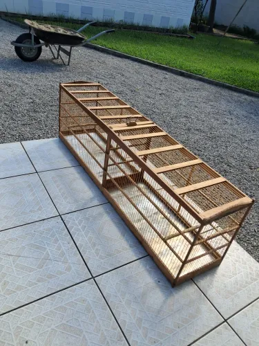 Gaiolao para pássaros medindo 166 de comprimento 