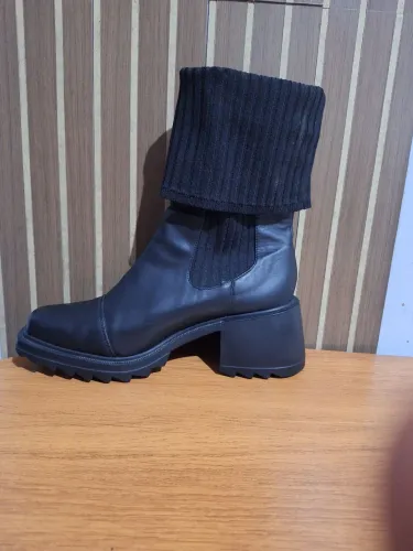 Bota tratorada novissima tamanho 39 Ana mello