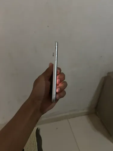 iPhone XR conservado