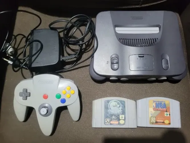 Nintendo 64 nacional completo com dois jogos originais (FRETE GRÁTIS)