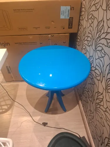 Mesinha de canto azul 60 cm diâmetro 65 cm altura