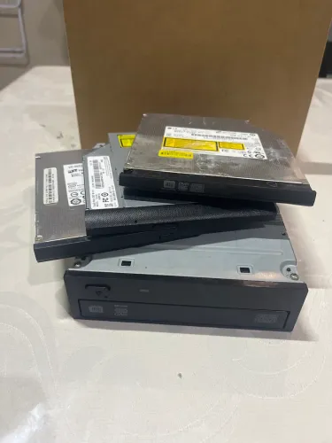 4 Leitores/Gravadores de DVD (1 de CPU/Desktop e 3 de Notebook)