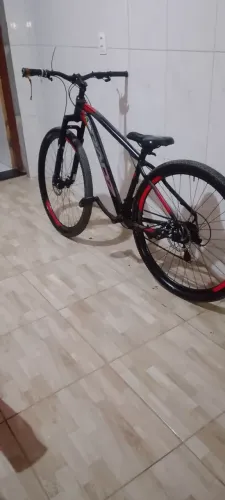 Bicicleta rad7 concept, com apenas algum problemas de marcha