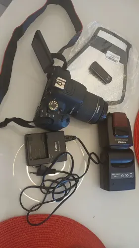 Kit- Câmera Canon DSLR + Lente 18-55mm + Flash Yongnuo 568