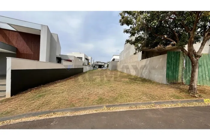Lote à venda com 278m² no Jardim San Marco II