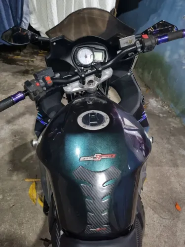Suzuki gsx650f 2013, verdadeiro tanque de guerra.