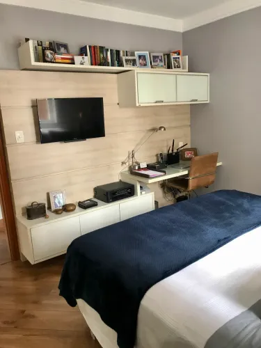 Rack de quarto com escrivaninha + prateleira aérea 