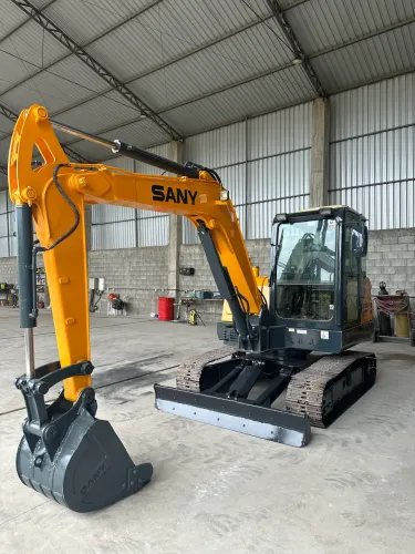 MINI ESCAVADEIRA SANY SY55 - 2012