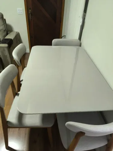Mesa com cadeira