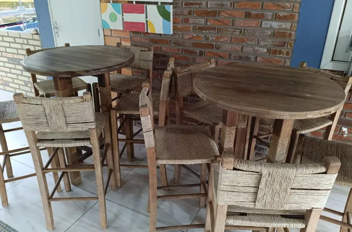 2 Mesas Bistrô Alto de Madeira com 10 Banqueta Alta com Assento de Palha