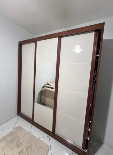 Guarda roupa - 3 portas