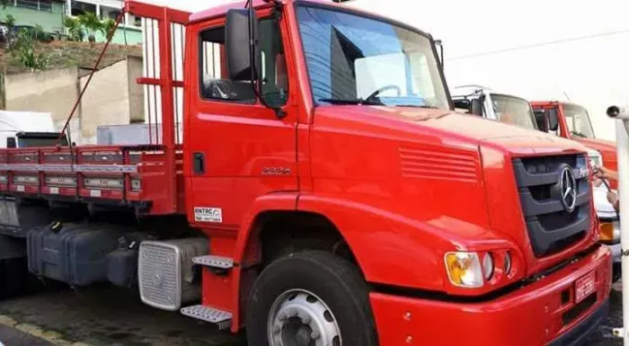 MB 1620 TRUCK CARROCERIA ANO 2012 REPASSE DE DIVIDA
