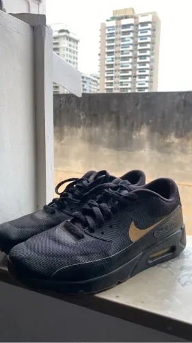 Tênis Air Max 90 Essencial Black Gold