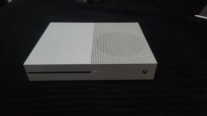 Xbox One S + Forza Motorsport 6 (!!!Não acompanha controle)