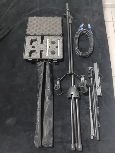 Par de Microfones Superlux Smk-h8k + 2 de Cabos XLR + Estante de Partituras e Pedestal Mic