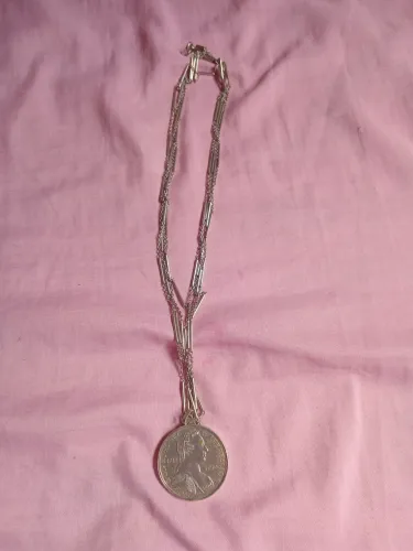 Corrente e Medalhão em Prata