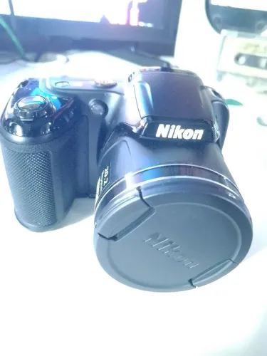 Câmera Nikon Colpix L330 