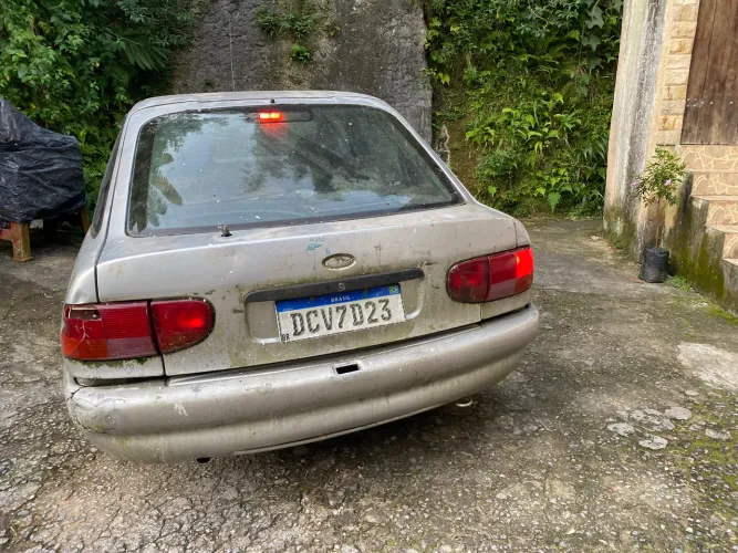 Ford Escort GL 1.6 MPI 2001