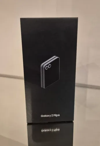 Smartphone Samsung Z FLIP 6 LACRADO NA CAIXA