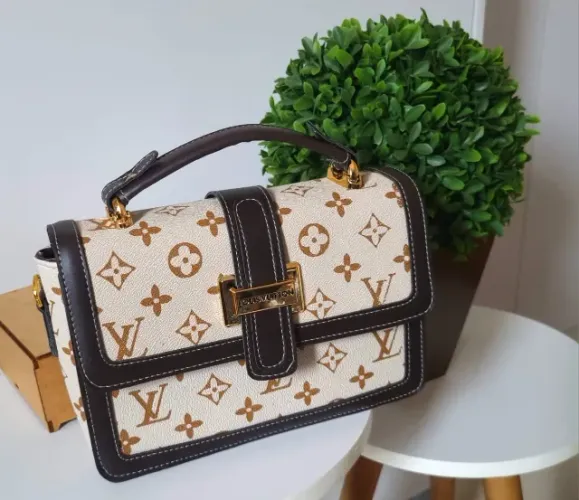 Bolsa Maletinha Louis Vuitton de Ombro Monograma Feminino Cor: Branco - Confecção Premium