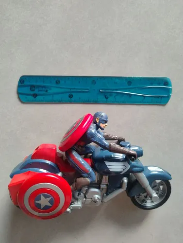 Capitão América com moto